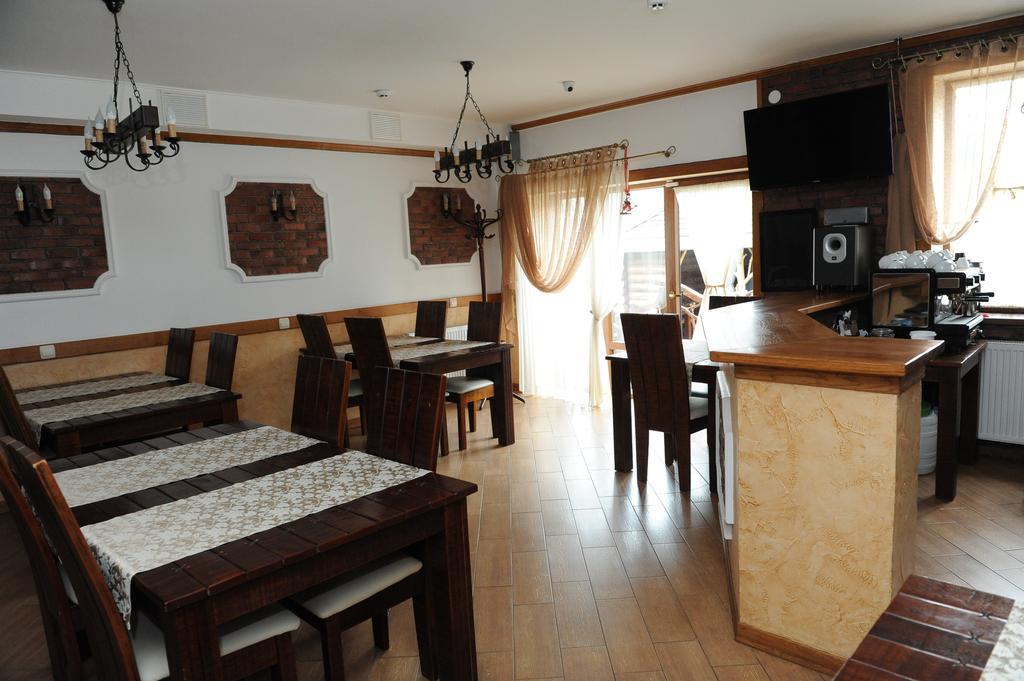 בוקובל Hotel Perlyna Karpat מראה חיצוני תמונה