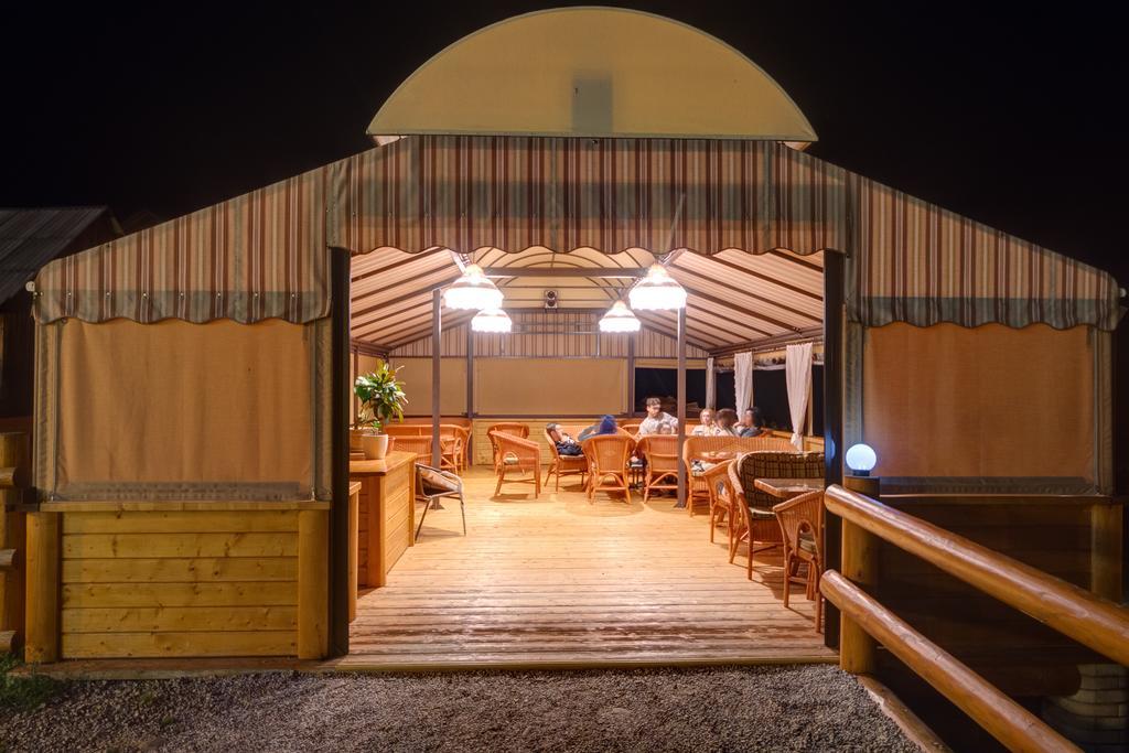בוקובל Hotel Perlyna Karpat מראה חיצוני תמונה