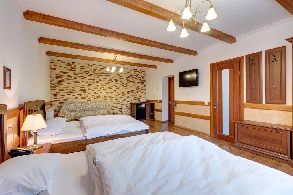בוקובל Hotel Perlyna Karpat מראה חיצוני תמונה
