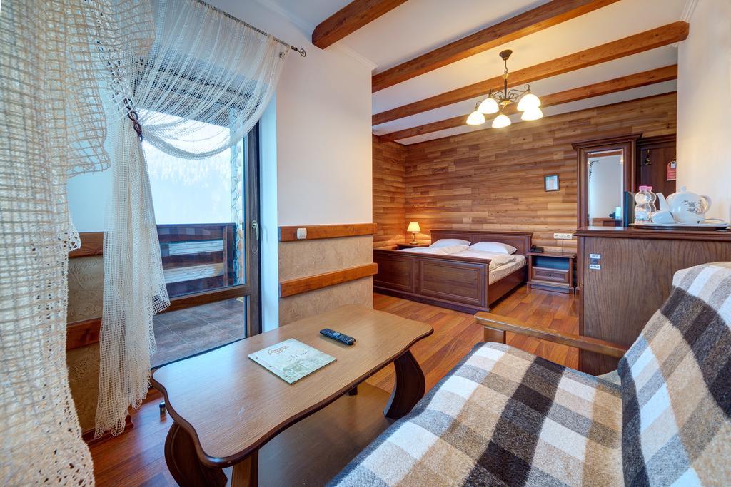 בוקובל Hotel Perlyna Karpat מראה חיצוני תמונה