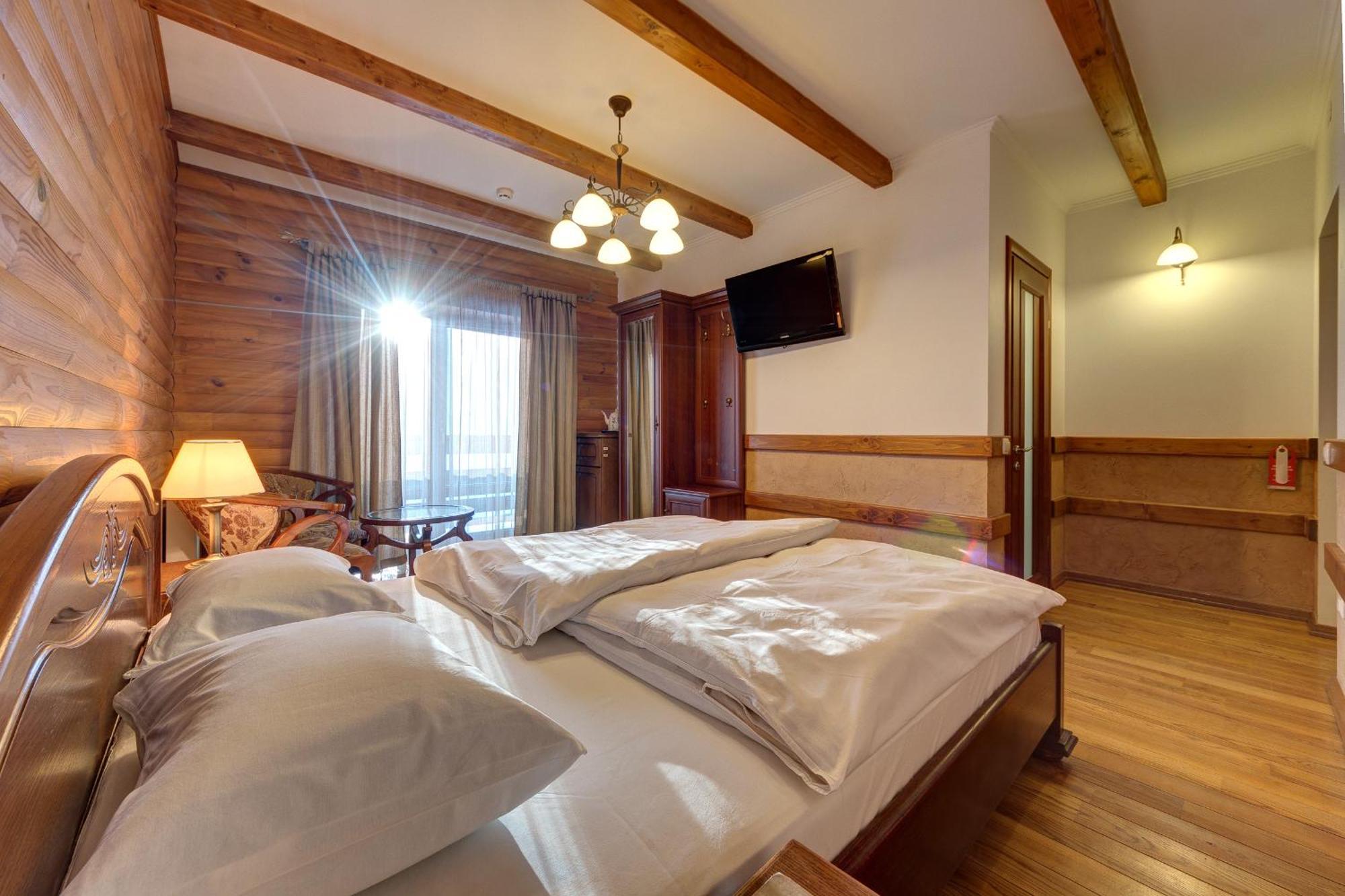 בוקובל Hotel Perlyna Karpat מראה חיצוני תמונה