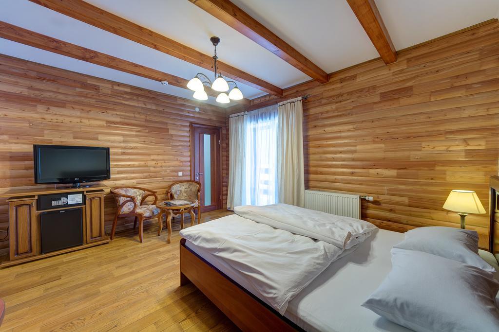 בוקובל Hotel Perlyna Karpat מראה חיצוני תמונה