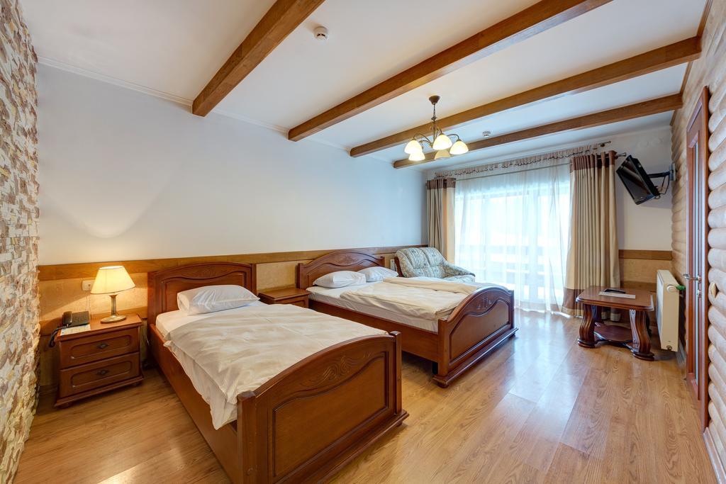 בוקובל Hotel Perlyna Karpat מראה חיצוני תמונה