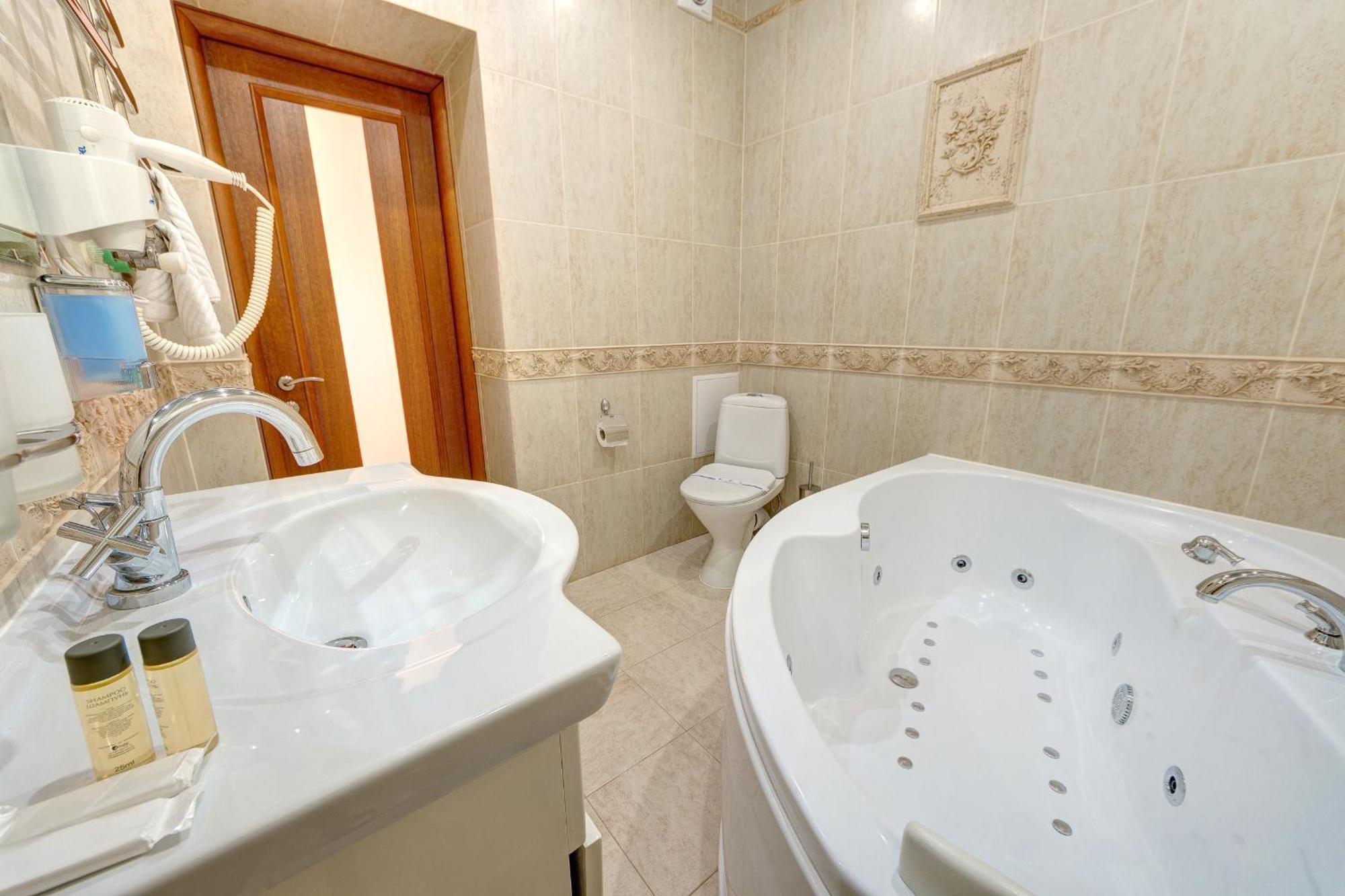 בוקובל Hotel Perlyna Karpat מראה חיצוני תמונה