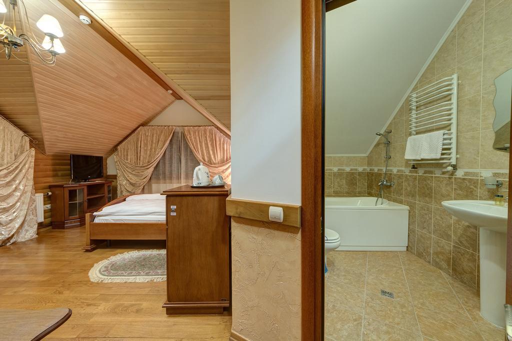 בוקובל Hotel Perlyna Karpat מראה חיצוני תמונה